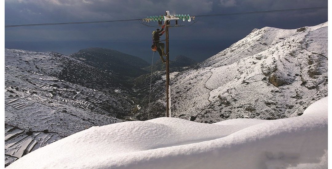 ΔΕΔΔΗΕ: Πυρετώδης προσπάθεια για την αποκατάσταση των ζημιών